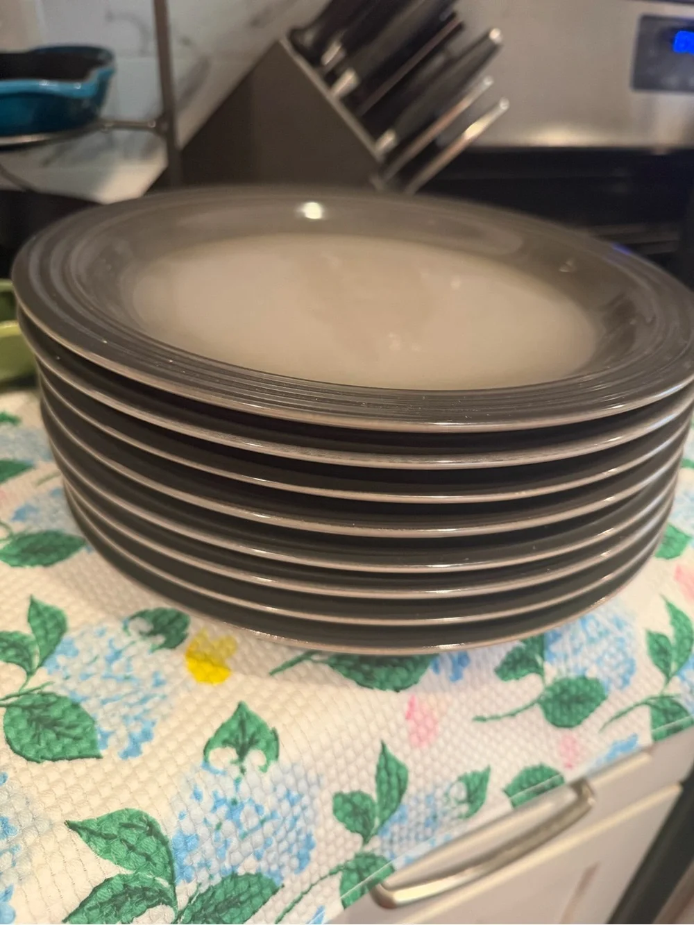 Le Creuset Stoneware Dinner Plates - Set of 8